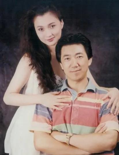 1981年，16岁的林芳兵走在南京街头，突然有个男人拿着玻璃渣朝她脸上划来。