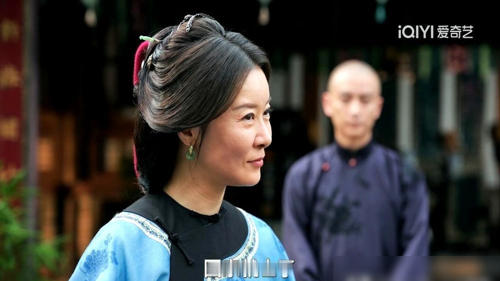 朱茵和柯蓝在《大生意人》里，简直长得一毛一样！追剧的时候我就在想，这俩角色咋