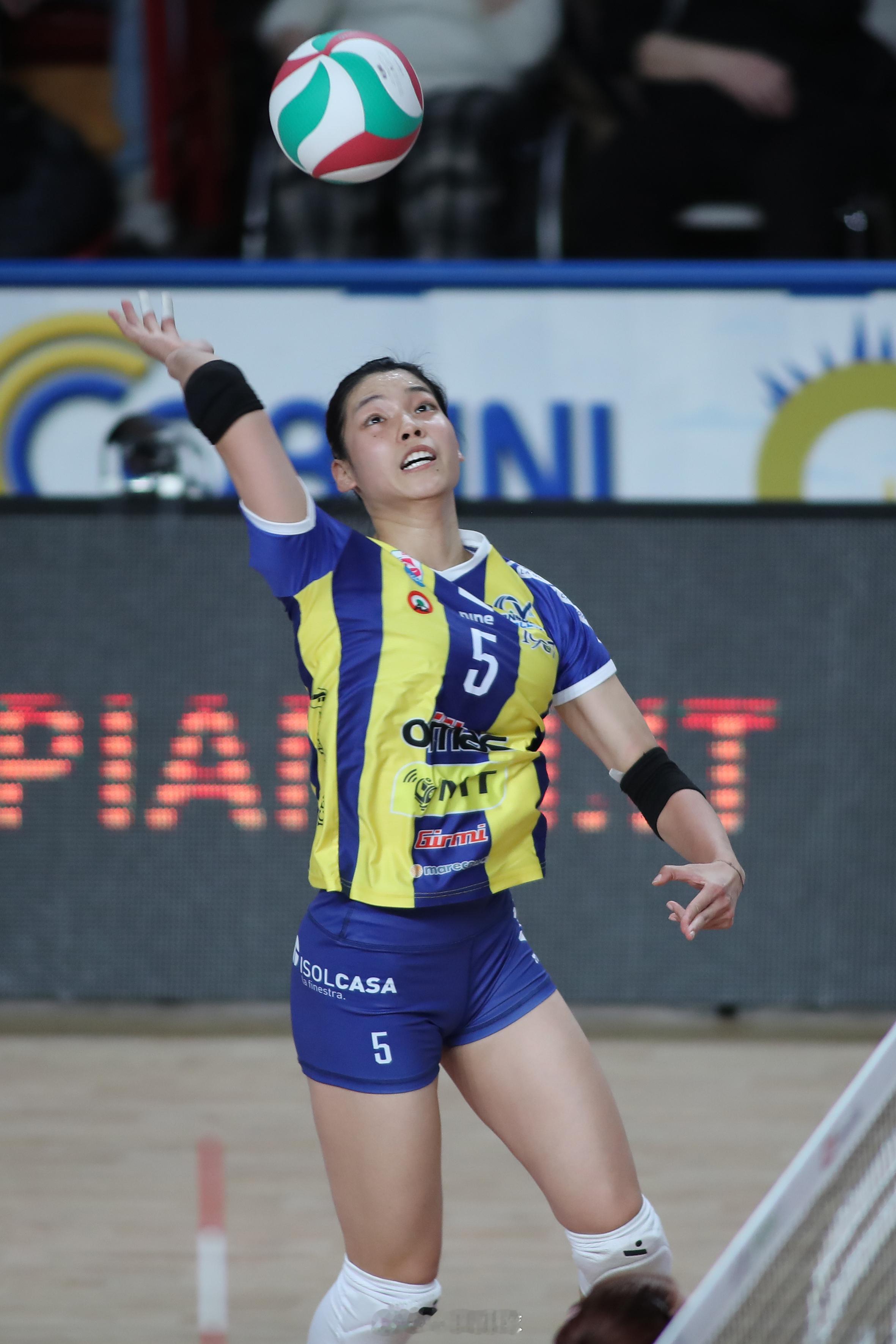 【庄宇珊21分队内最高圣乔瓦尼1比3遭诺瓦拉逆转】北京时间15日凌晨，2025