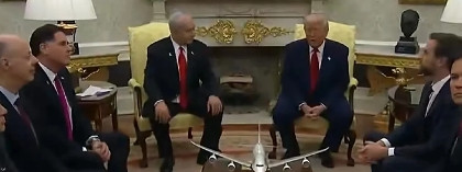 内塔尼亚胡在美国白宫向世界明确了巴勒斯坦的国际政治地位。内塔尼亚胡说在以色列眼里