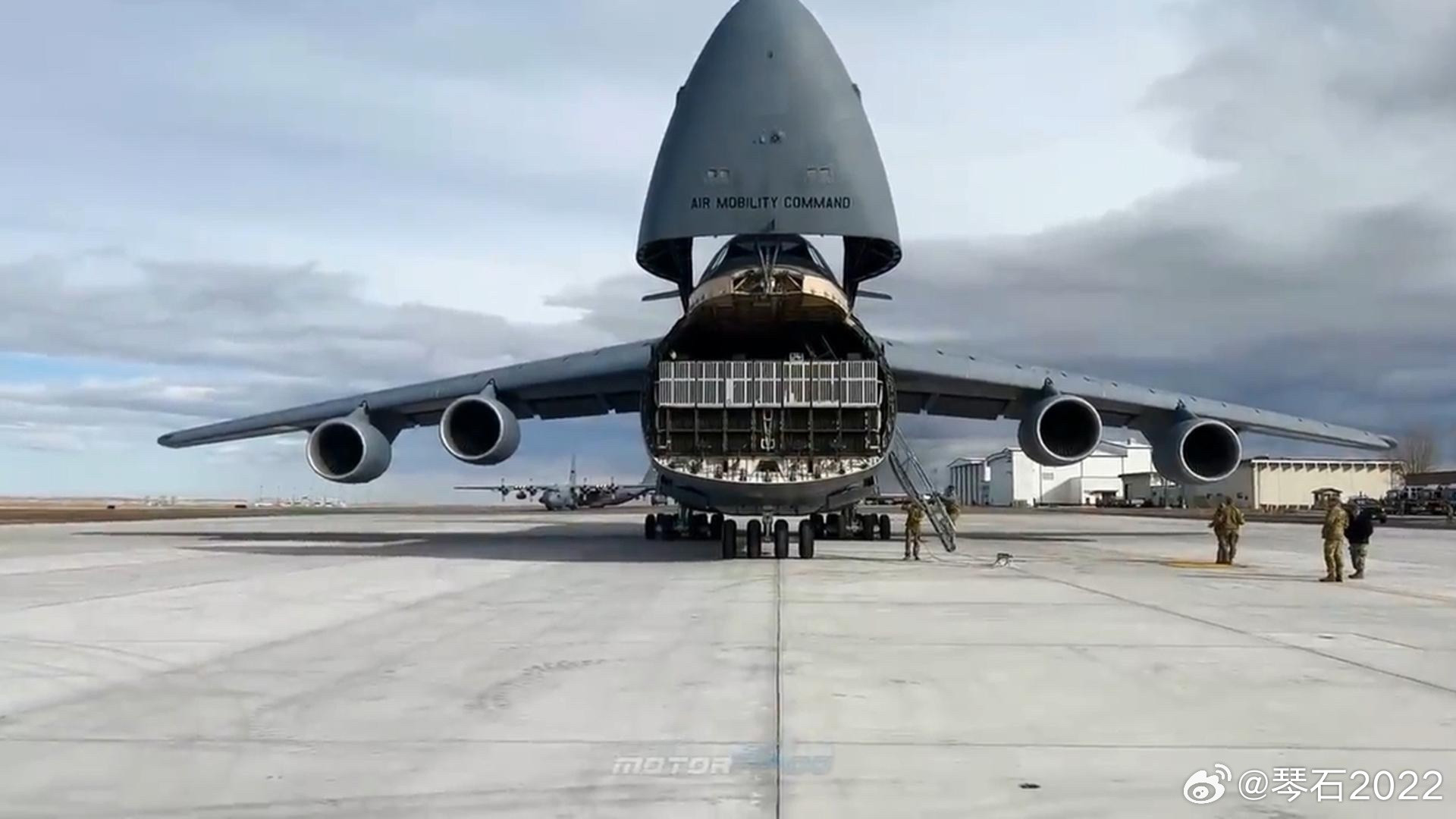 西大有的，我东大也要有；西大没有的，我东大更要有；一句话，西大搞不了的，我东大来