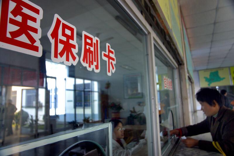 令人无法理解的“规定”前天去医院门诊开药，一种药只给开一盒，多一点也不行，说是