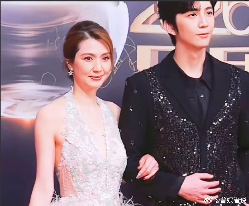 3月10日，54岁洪欣突然登上热搜，这次没有莫少聪的陈年旧事，也不提那段姐弟恋，