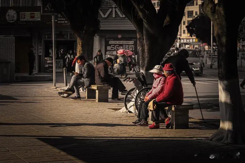 总有人觉得广东人都富得流油，好像人人家里都有矿、有分红。之前就有人跟我说，我家里