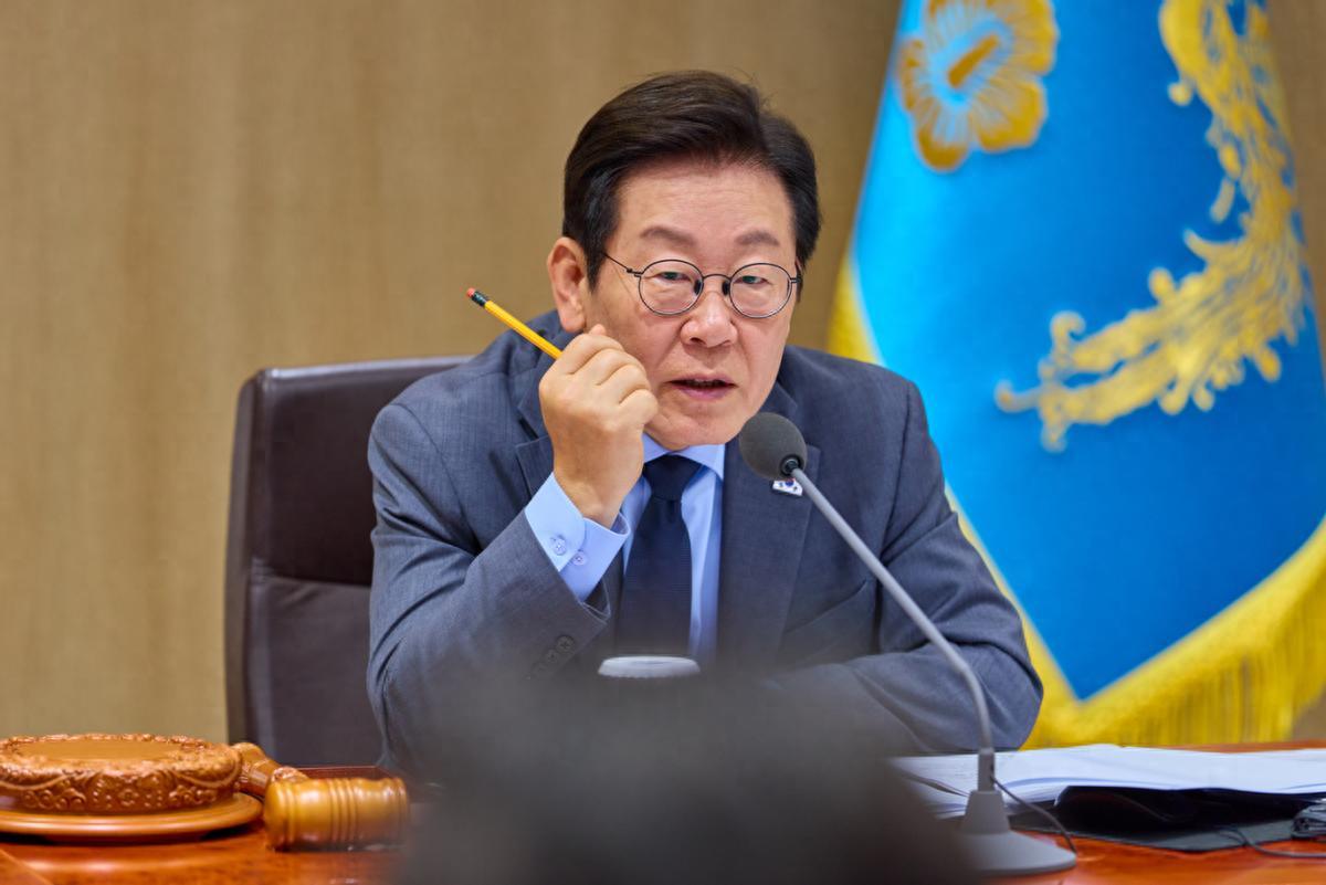 李在明手段果然狠辣，无期徒刑的尹锡悦，刑期再加30年？ 韩国前总统尹锡悦的牢