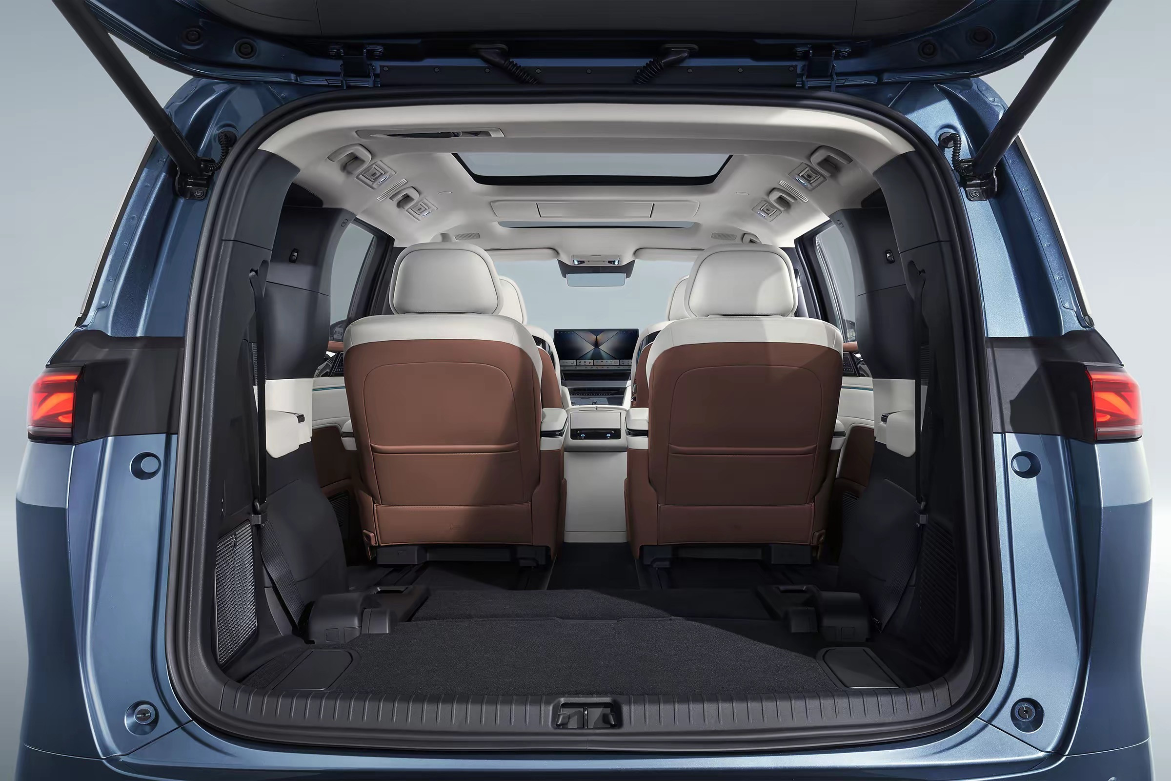 把家装进MPV有多爽MPV确实重在多变空间，各家自有特色，而比亚迪夏同样有着“空