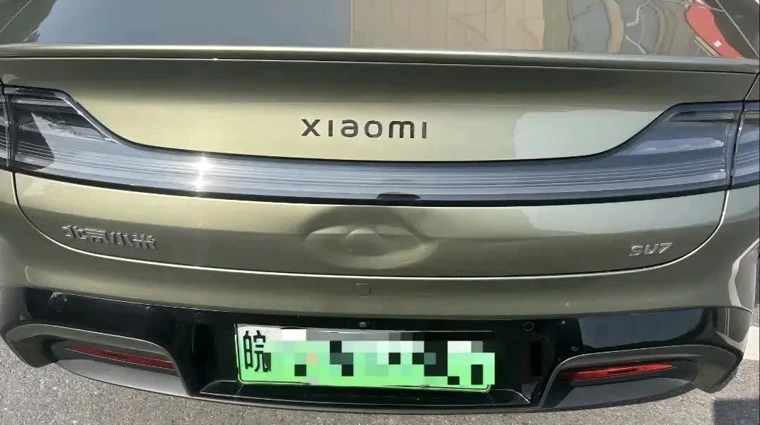 猜一下这是被什么车撞的？