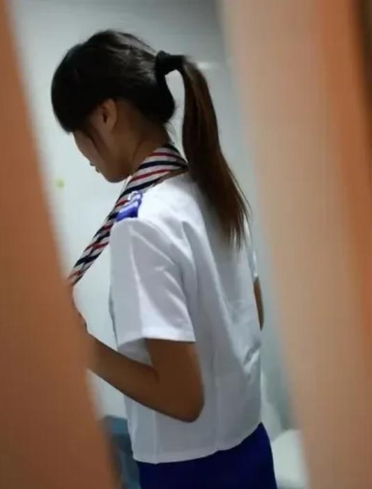 2025年湖北通山，男子跟女子玩完游戏，莫名其妙动了窥探对方私生活的想法。男子利