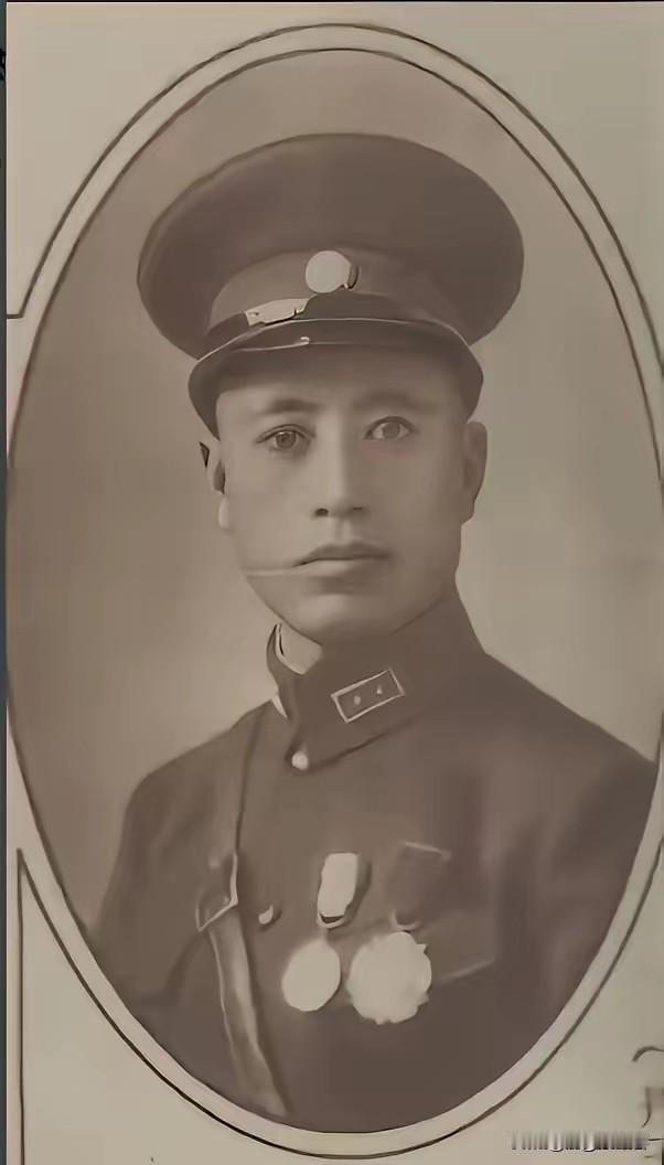 1943年，国军上将于学忠被两万日伪军围死，突围路线全被预判。危急时刻，少将魏凤