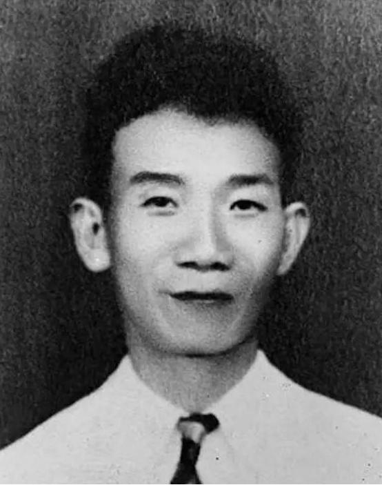 1919年，23岁的郁达夫去逛青楼，对老鸦说：“给我找一个年纪最大，长得最丑，没