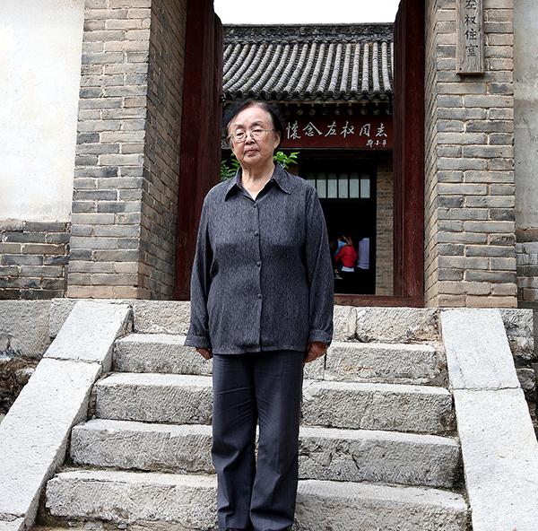 1960年，哈军工院长陈赓办公室冲进一个女孩，她大声问：“凭什么不录取我，我就要