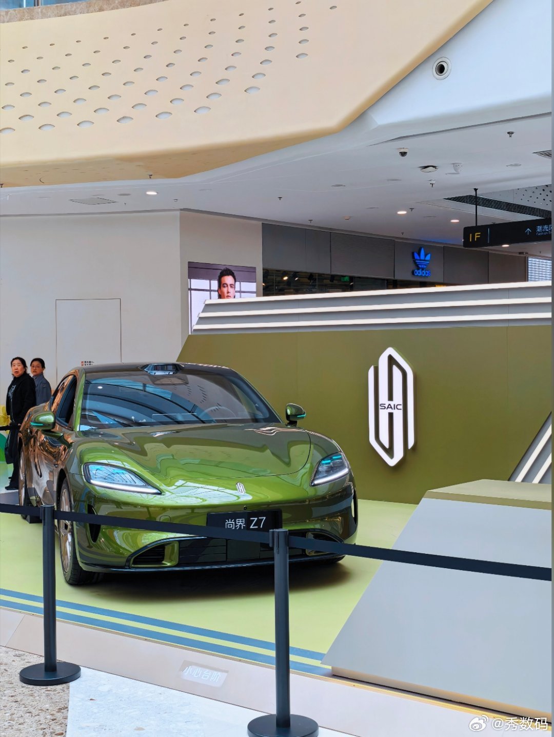 今天在西安大明宫看到尚界Z7实车了，这是西北地区第一辆尚界Z7，实车确实太帅了，