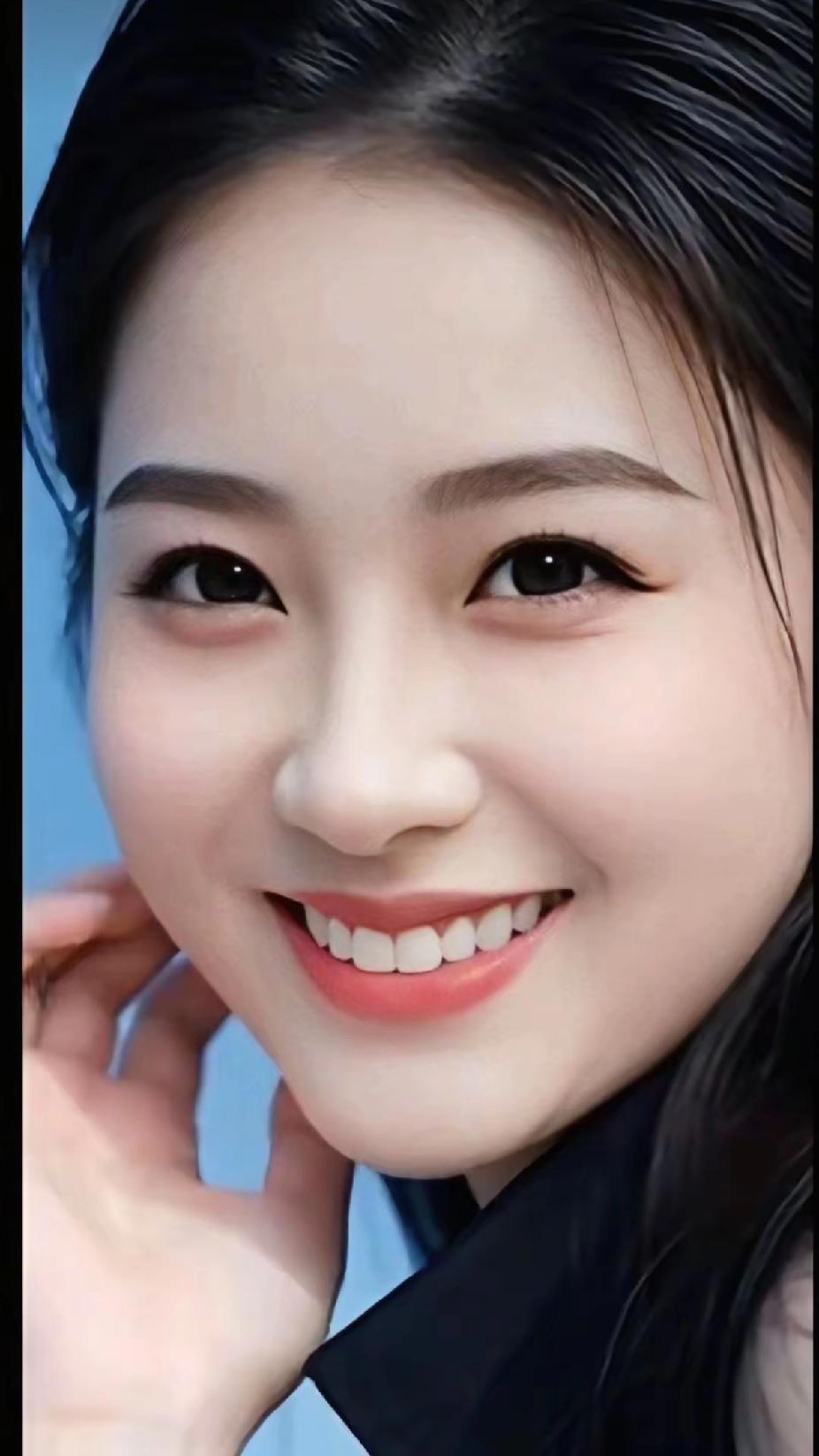 笑靥如花，倾国倾城。