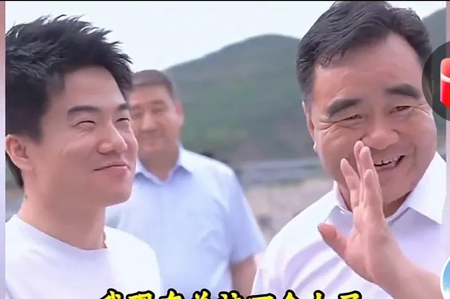 此次《与辉同行》甘肃行董宇辉收获了庆阳市委黄泽元书记这枚铁粉，黄书记说，他原来只