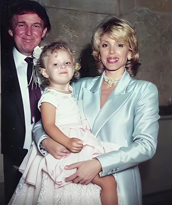 看看特朗普中年时的样子，脸上的肉红得像猪肝一样。特朗普的第二任妻子出轨保镖，导