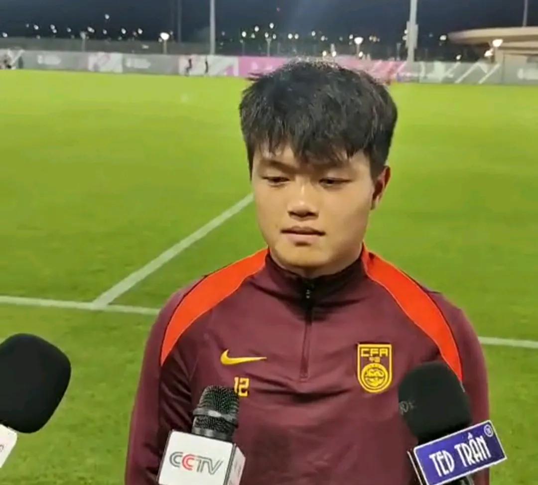 U23国足小将杨希透露，有信心能够防住越南队前锋。在完成队内训练赛后，记者采访