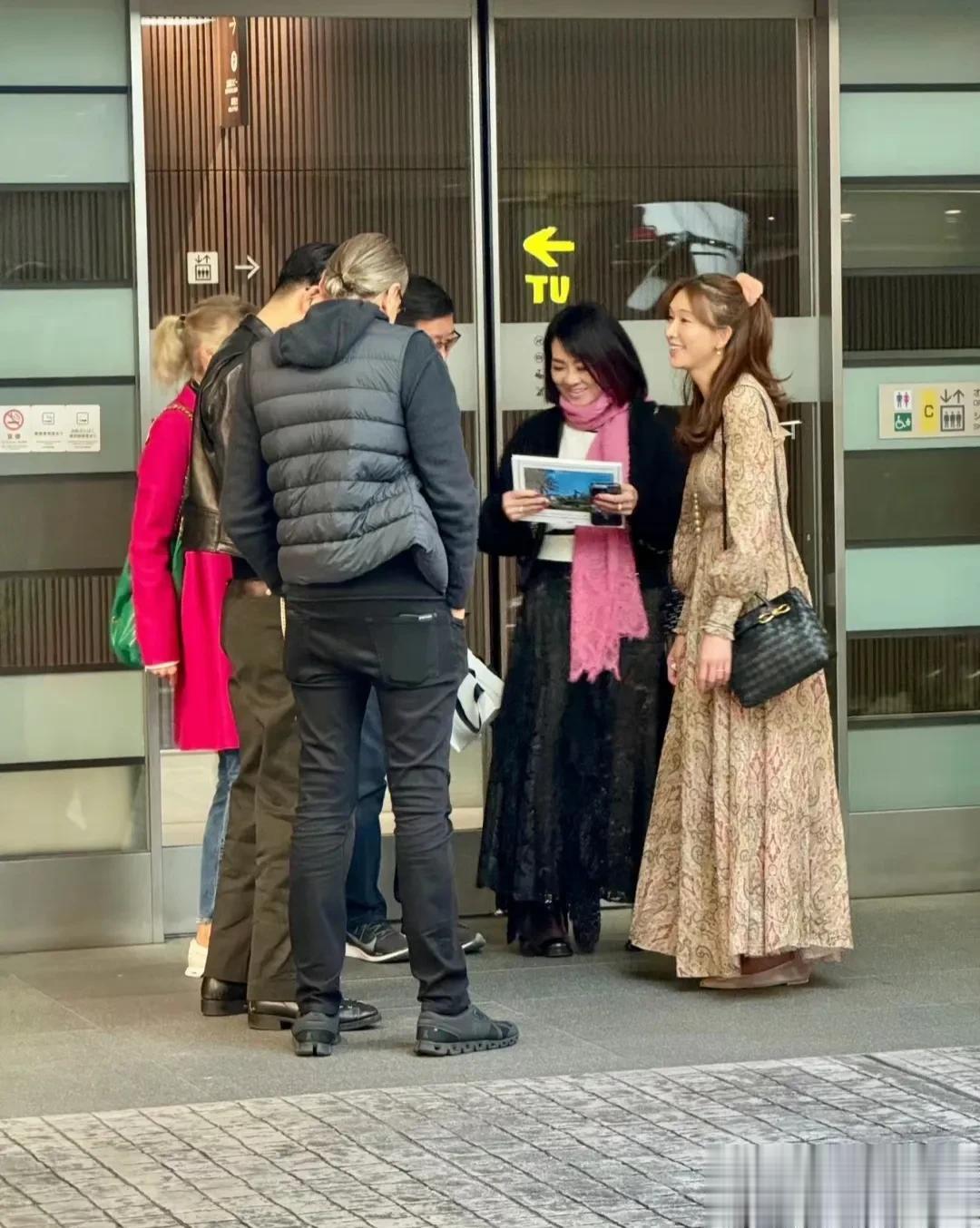 林志玲这个发型真不合适她，暴露了发根稀疏的缺点，当然人还是很美的。