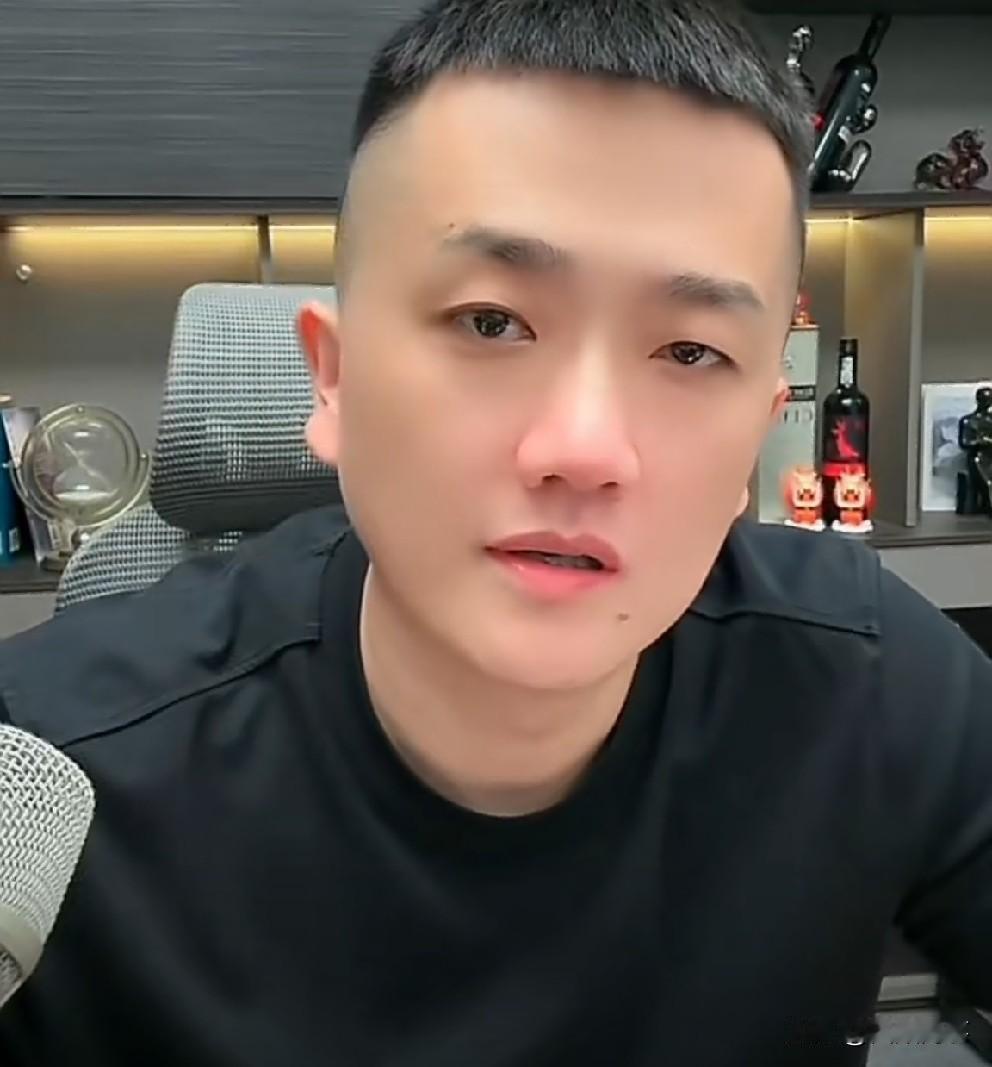 深圳磊磊分析骡子不在外面待时间长肯定会挨骂的！他把
