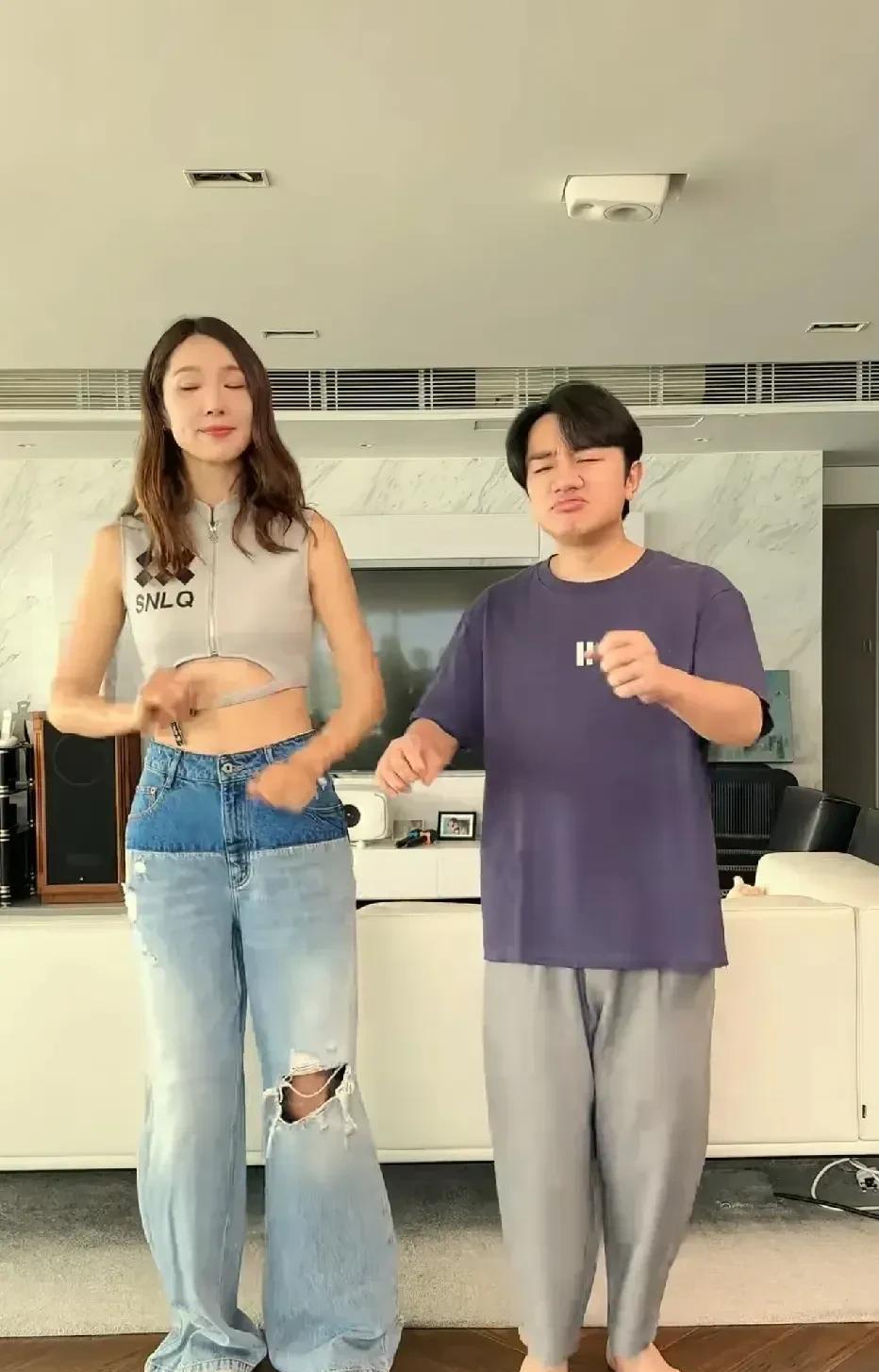 这就是人人都羡慕的爱情吧。[玫瑰][玫瑰][玫瑰][玫瑰]