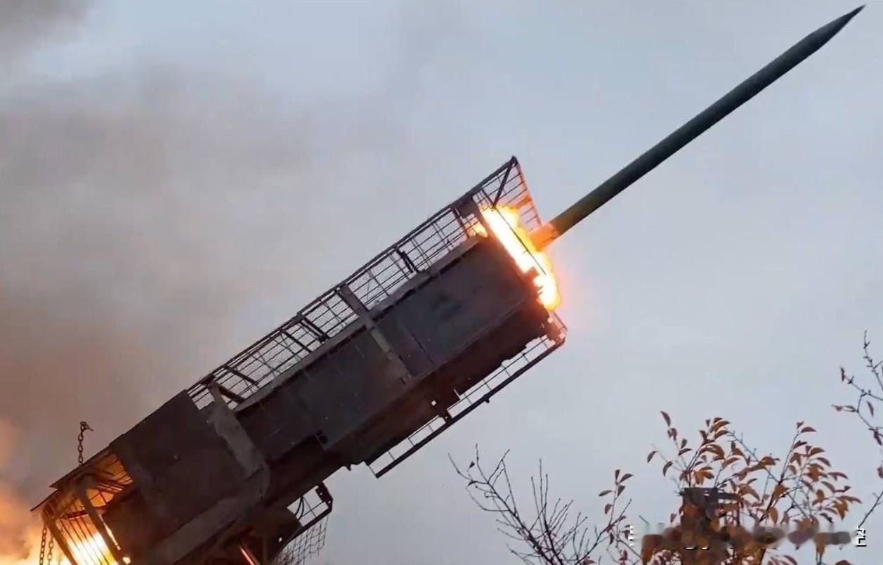 【俄军今天攻克两个居民点】俄军东部集群新闻中心16日消息：俄东部集团