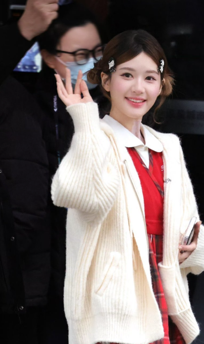 宝宝的脸颊肉肉感觉好好rua