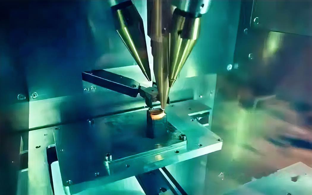 华中科技大学张海鸥团队的铸锻铣一体化3D金属打印技术，堪称“国宝级黑科技”，重要