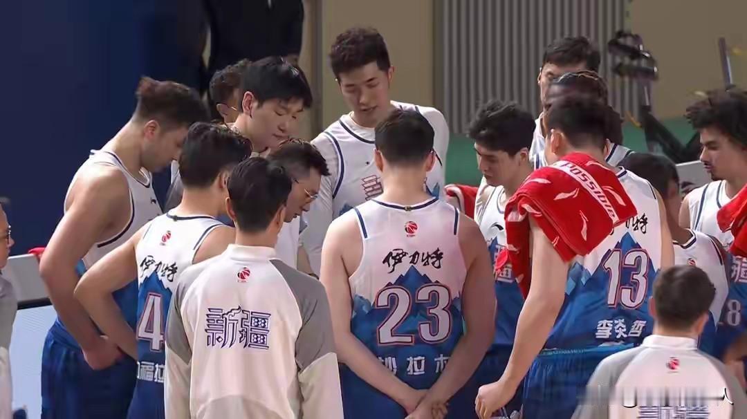 CBA昔日两支强队，下赛季仍不看好一新疆队新疆队也是CBA传统强队，自从邱