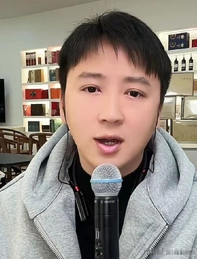 喜梅为什么要把房子过户到自己名下？刚刚，大双直播时说，关于房子的问题，我想给