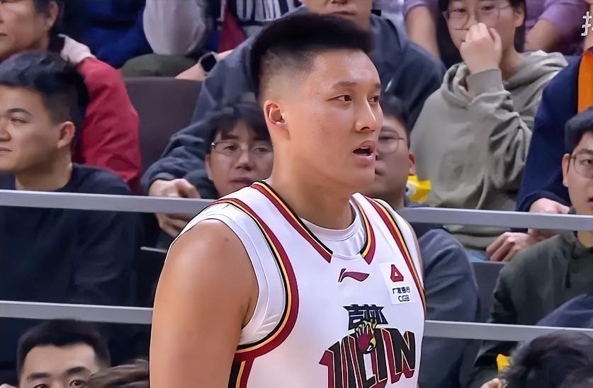 不吹不黑，今日付豪和曾繁日的表现数据对比！付豪:今日上场29分钟，投篮11