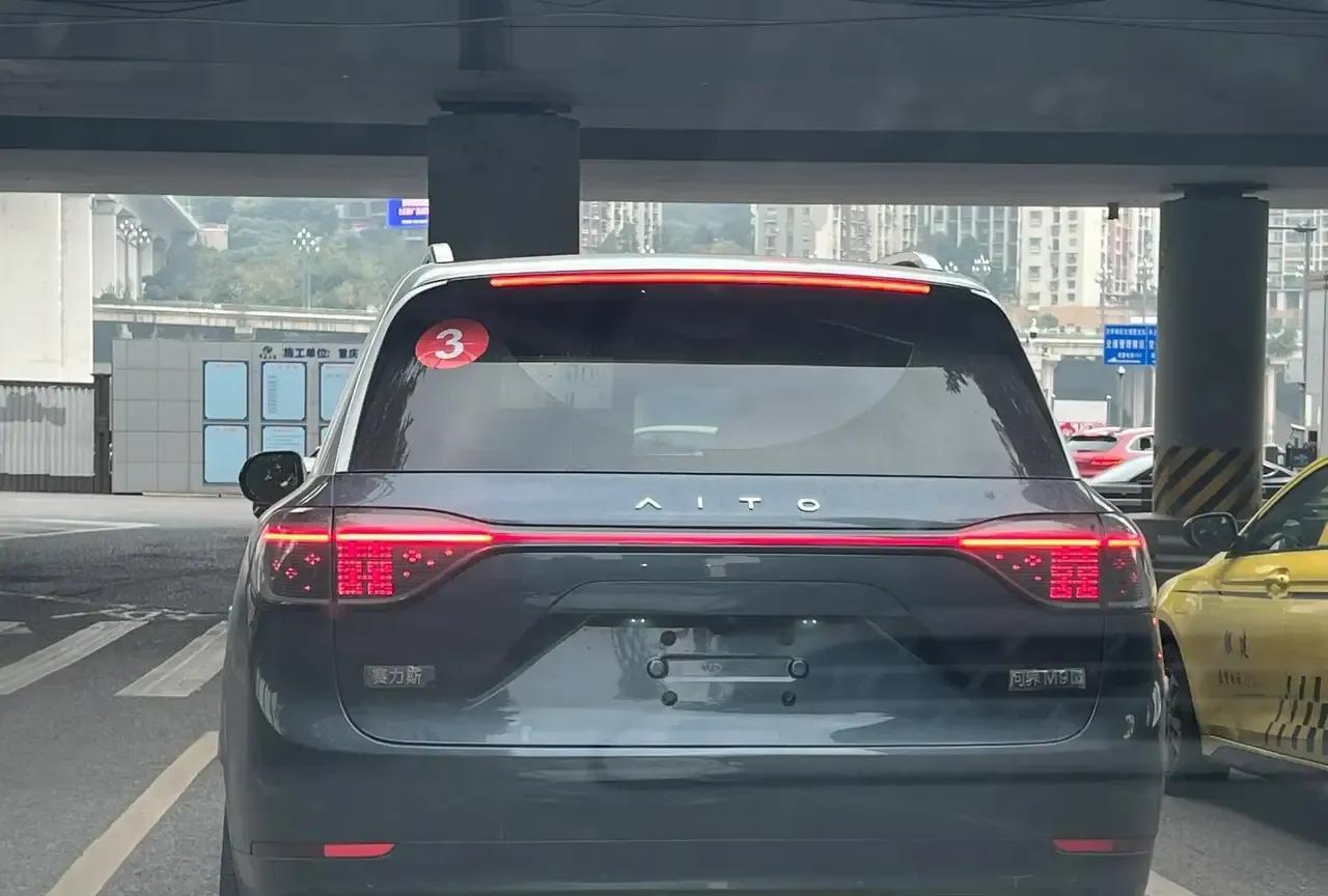 华为造车“很失败吗？”看看以前的汽车名字就懂了，XX本田、XX日产、XX