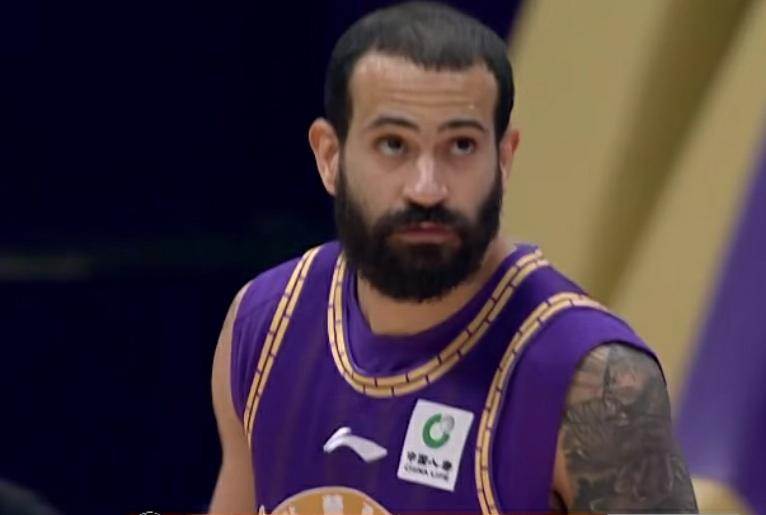 里勒封神的夜晚！！！太疯狂了，里勒压哨三分绝杀广州朗肽海本，拯救主帅张庆鹏，