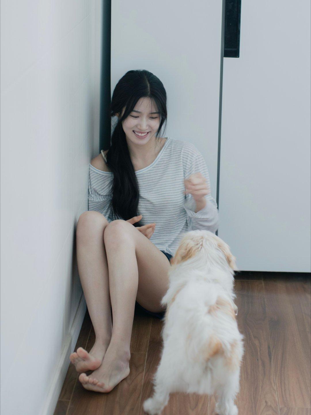 卢昱晓最新物料居家松弛感满满