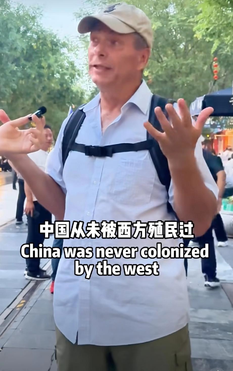 最近有个话题火了。几位来华旅游的外国游客直言“中国不说英语很正常”，结果意外掀起