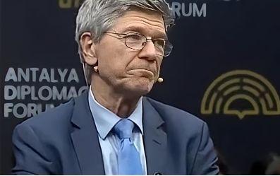 美国被中国拒绝后尴尬了：这不是生意黄了，是合作规则该换了白宫AI事务负责人