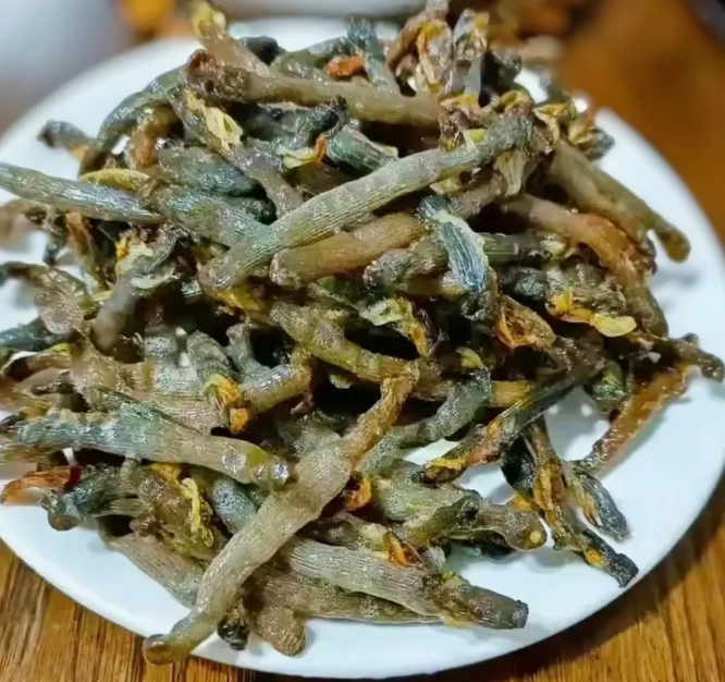 朋友请吃饭，点了这一道美食，有谁知道叫什么吗？