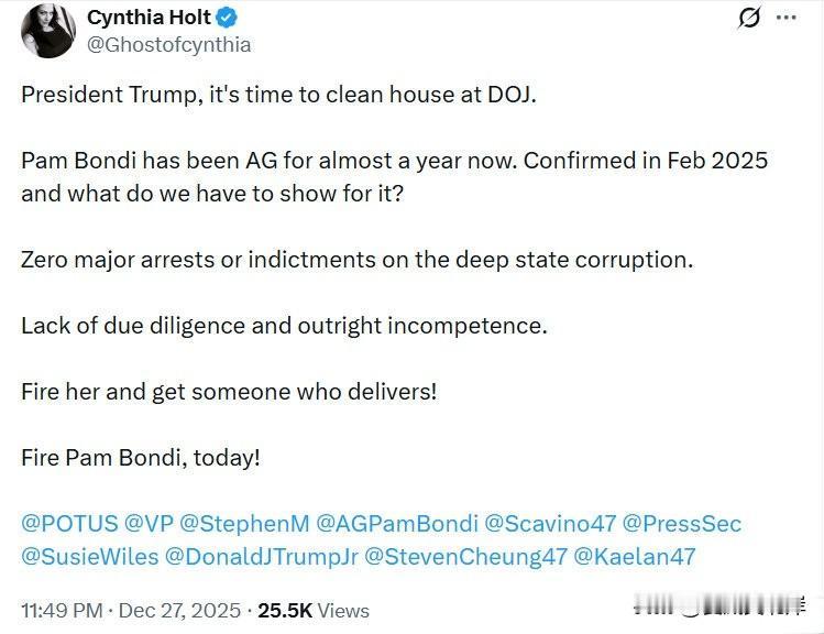 MAGA粉丝呼吁炒掉司法部长PamBondi。“川普总统，是时候清理司法部了