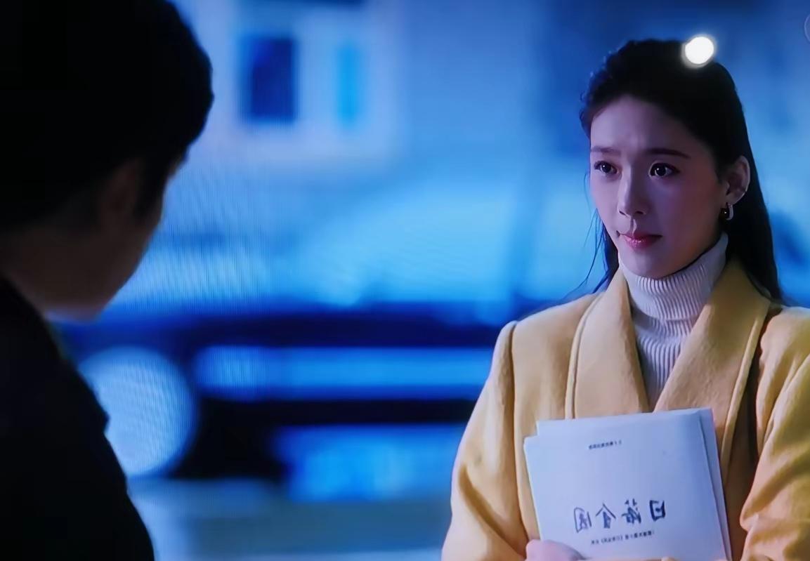 追剧《冬去春来》庄庄与沈冉冉都是90年代“北漂”的追梦女孩，但面对人生关键