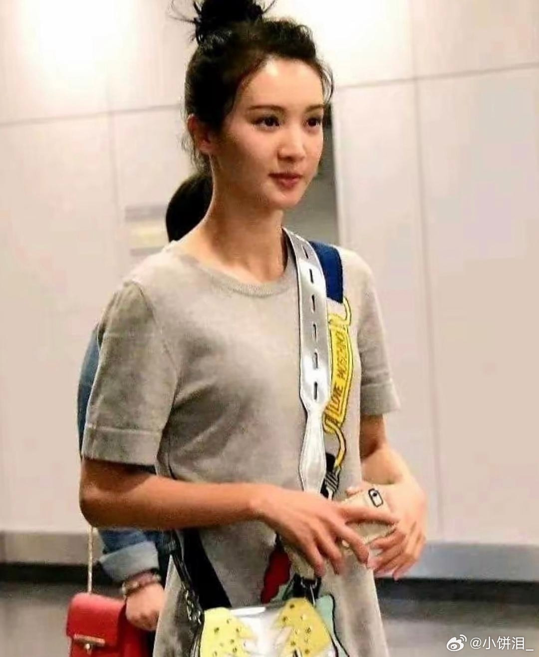 早期的金晨竟然这么好看！真是可爱又灵动啊