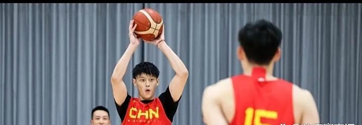 杨瀚森、周琦将归队征战亚洲杯，徐昕极有可能无缘大名单！据相关报道，曾凡博已在