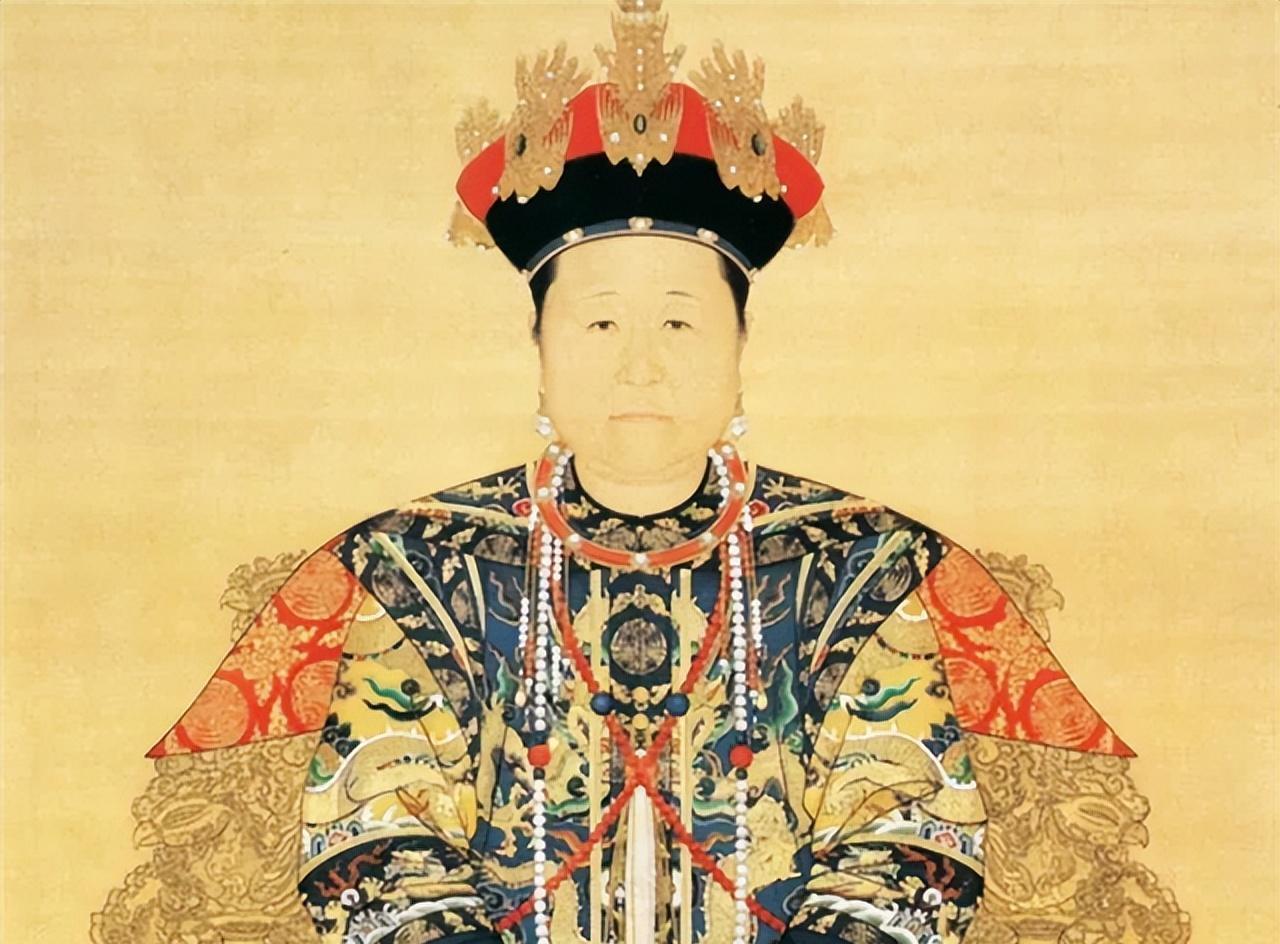 1626年，大玉儿13岁嫁给了自己的姑父，初经人事的她面色绯红，没想到皇太极突然