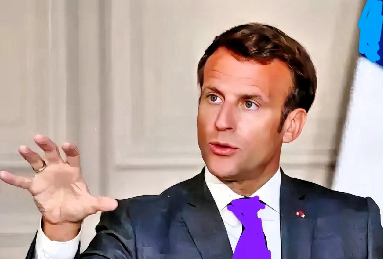 美国要头大了！12月05日，刚从中国访问归来的马克龙立马翻脸不认账。他急匆匆站