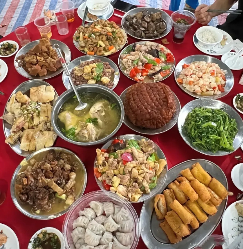 一看就知道是广东、广西那边的酒席
