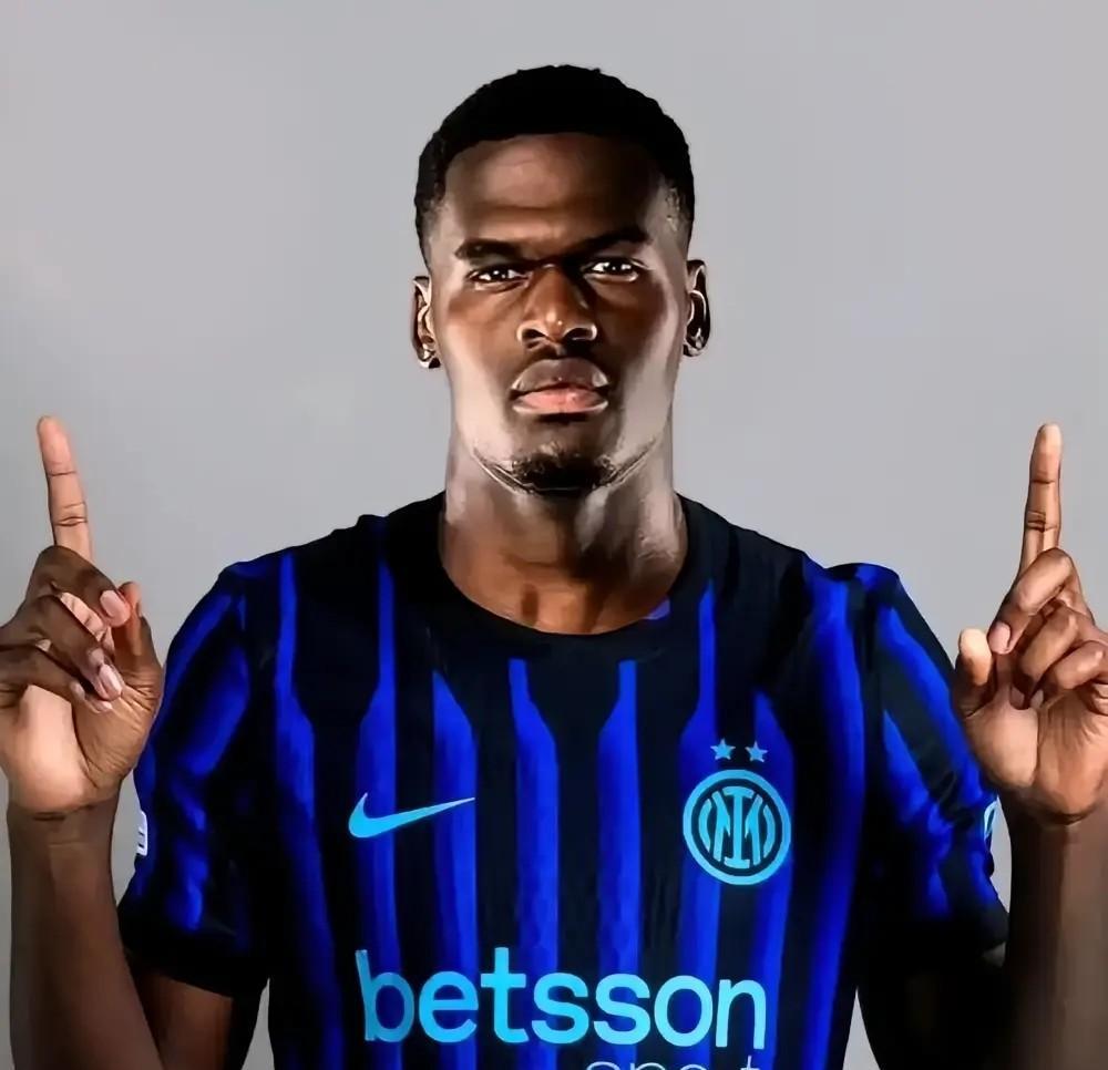 对比国米2名年轻前锋小半个赛季的表现可见，球员还是要抗造才好。国米的2