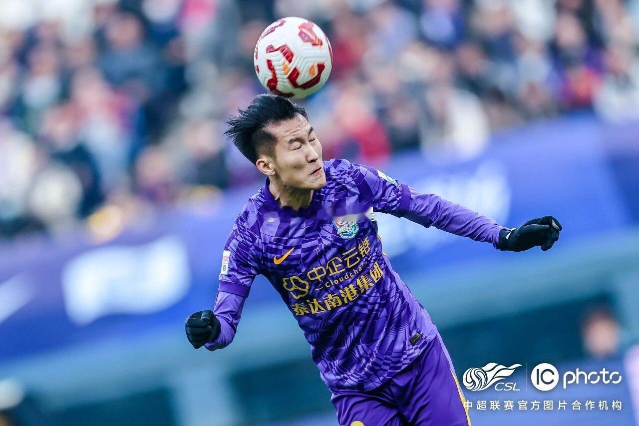 2014年下半年，从葡萄牙回到天津，2026年年初正式告别天津。职业生涯前12年