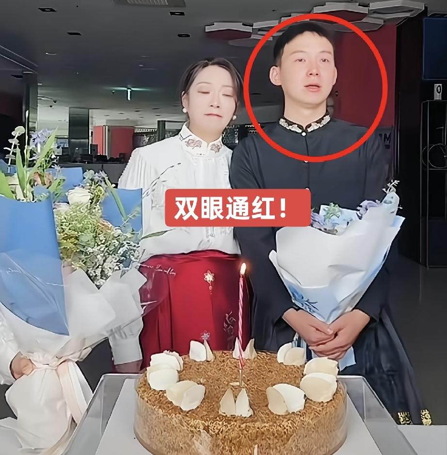 前天是许健华的生日回看去年的8月17日许健华生日当天直播谢浩男红了眼眶今年虽