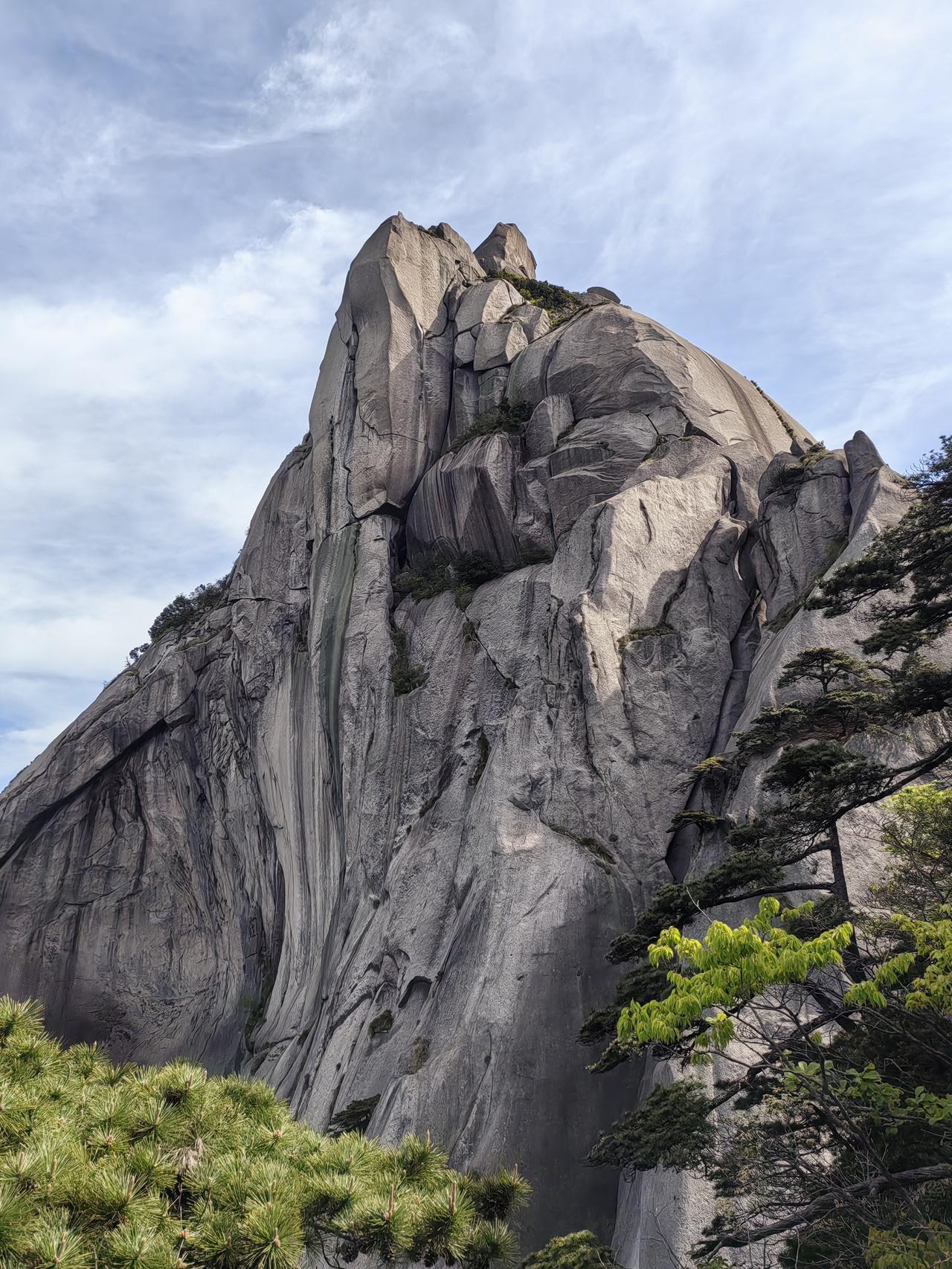 游览安徽天柱山风景区（七）安徽天柱山风景区的石头洞，真是太有特点了，像这种天然