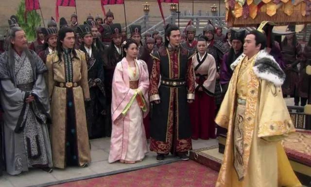 在位仅五年半，柴荣为何能被后世尊为雄主？显德六年春，柴荣站在幽州城外的河边，