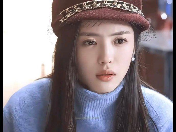 蔡文静早期清纯小白花，现在是po文女王。