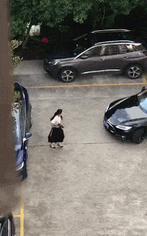女人上头的拉都拉不住​​​