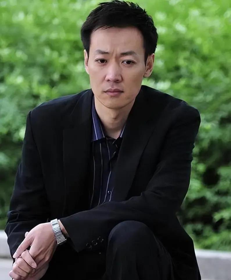 辛柏青事业传出喜讯，远在另一个世界的朱媛媛，终于能安心走了辛柏青在妻子朱媛媛离